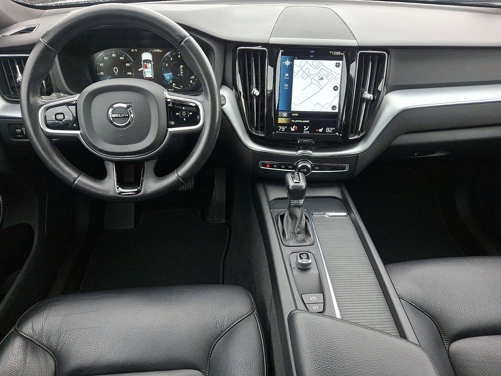 Used 2018 Volvo XC60 T5 Momentum w/ Vision Package AWD/4WD image 11