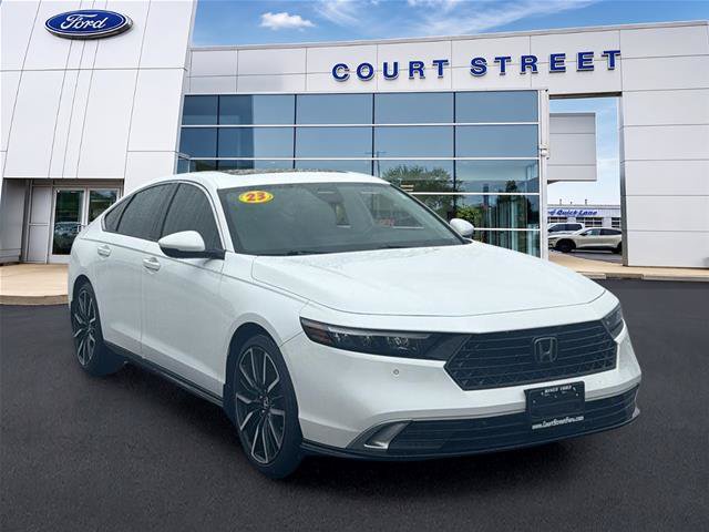 Used 2023 Honda Accord Touring image 3