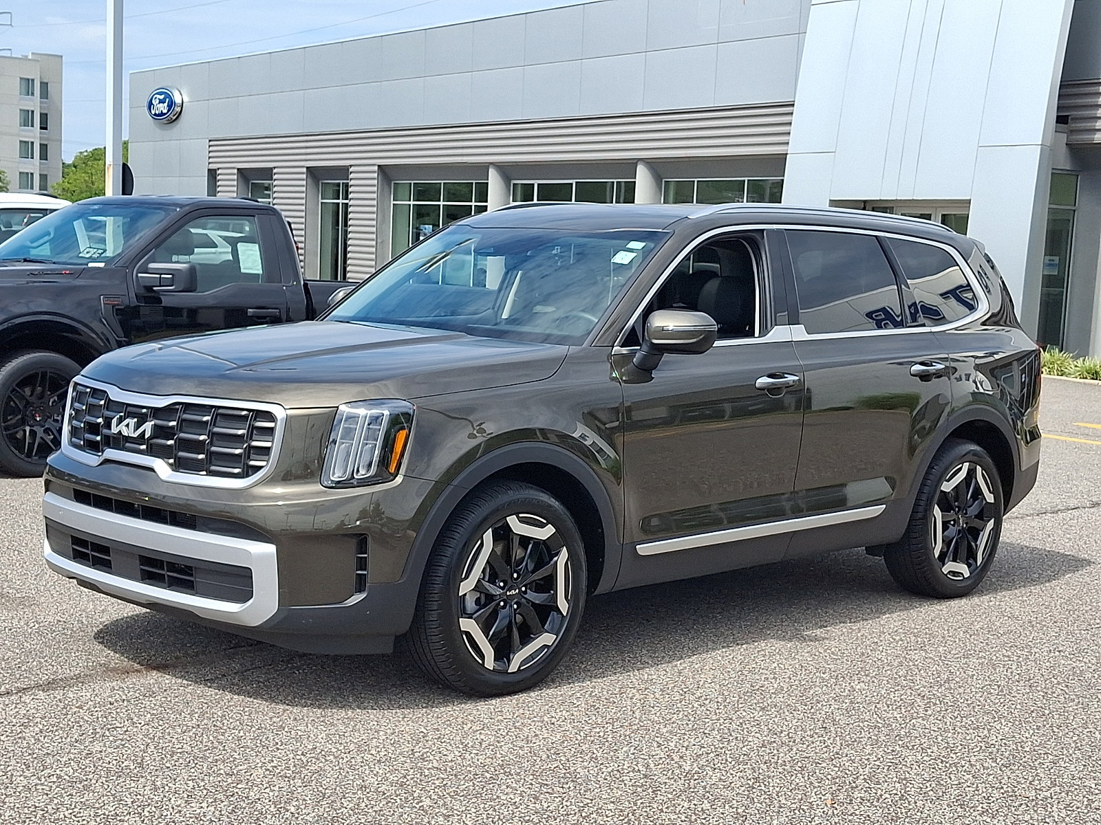 Used 2025 Kia Telluride S AWD/4WD image 5