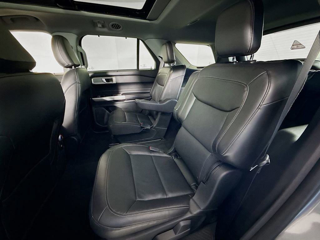 Certified 2022 Ford Explorer Limited w/ Equipment Group 301A image 27