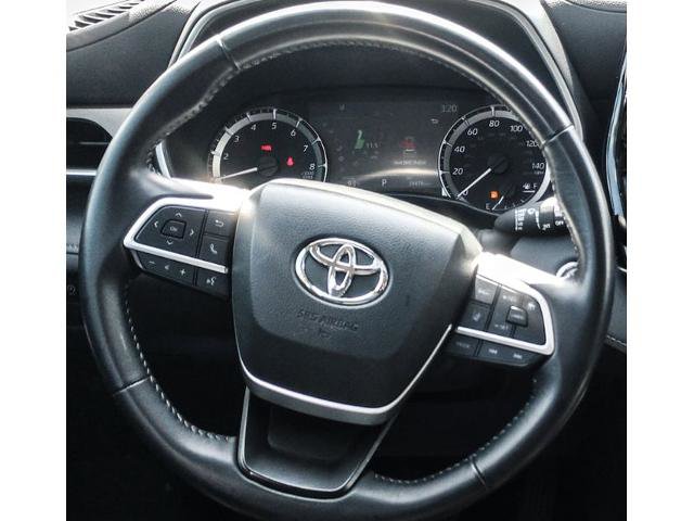 Used 2023 Toyota Highlander XLE FWD image 19