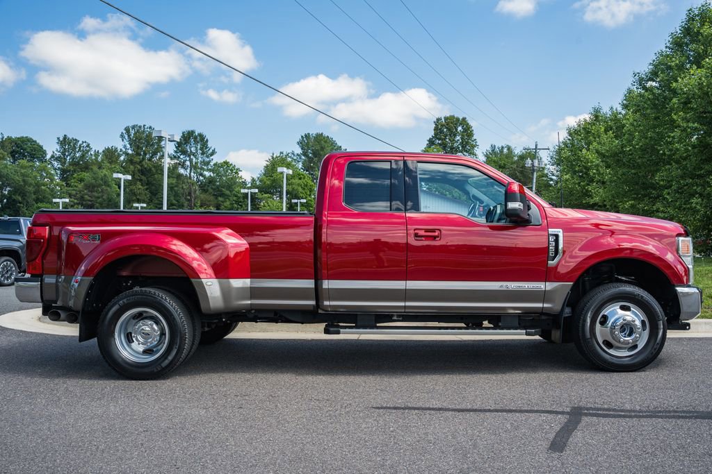 Certified 2022 Ford F350 Lariat w/ Lariat Value Package AWD/4WD image 3
