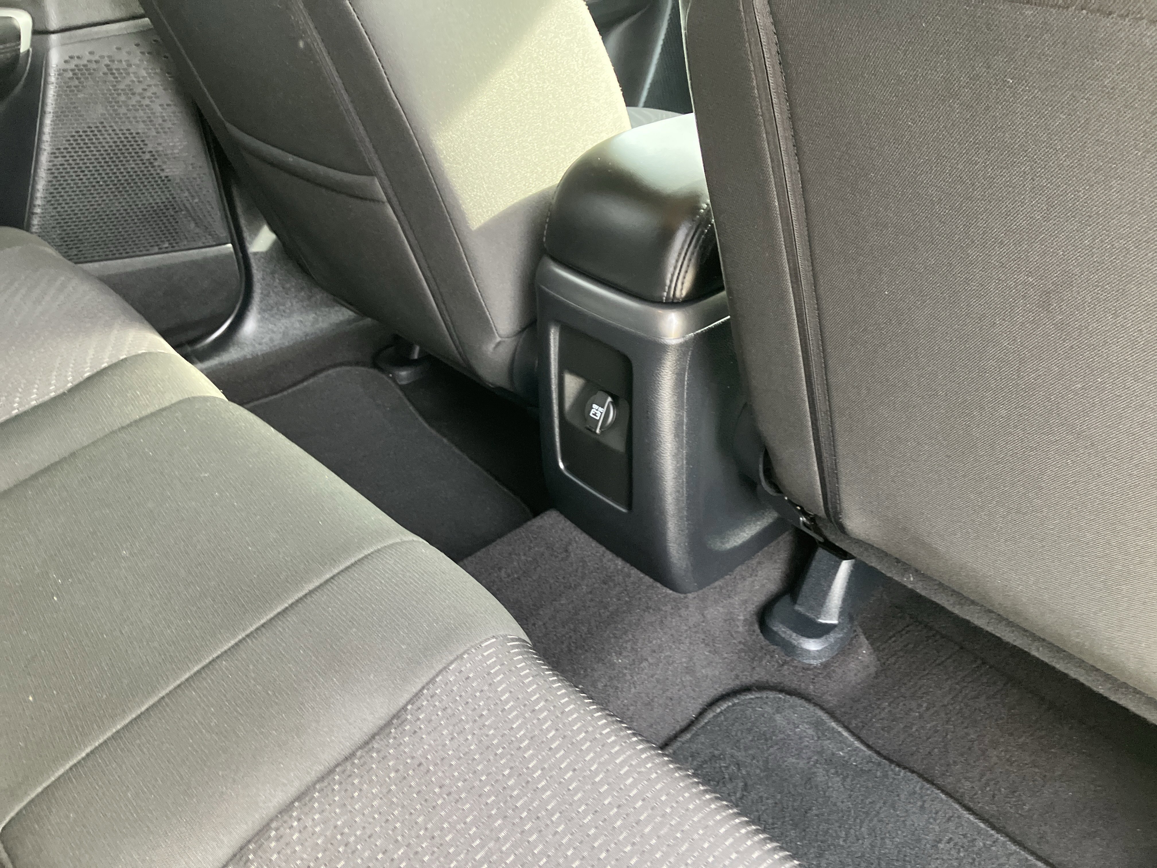 Used 2020 Dodge Journey SE image 18