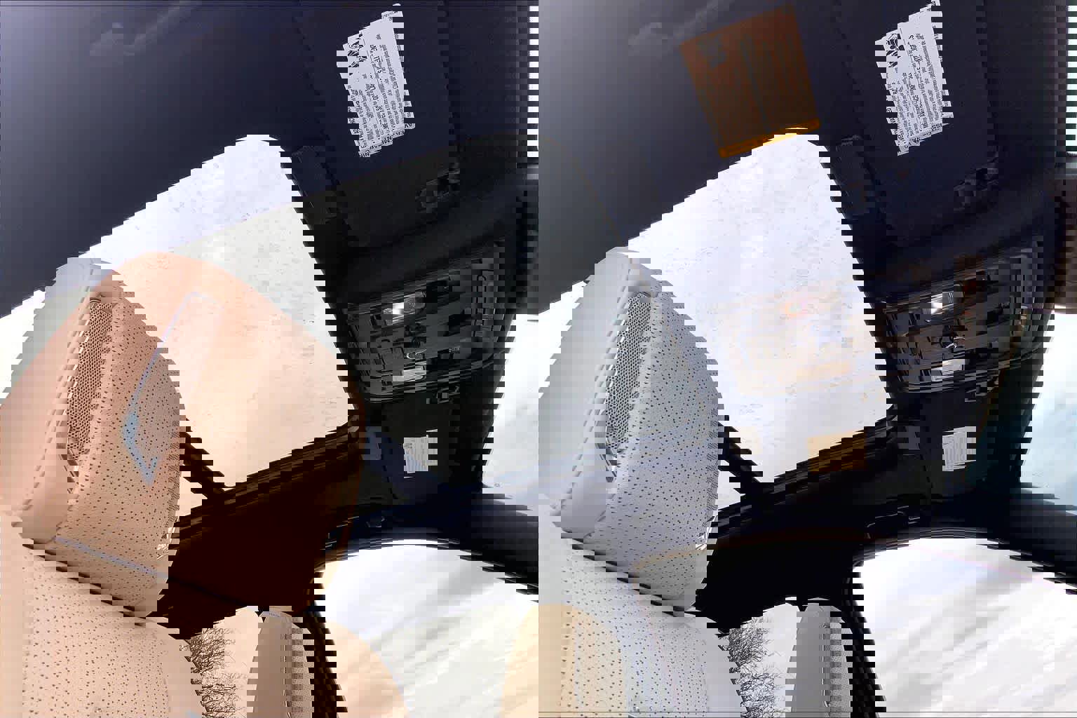 Used 2024 Cadillac Escalade Premium Luxury w/ Performance Package image 13