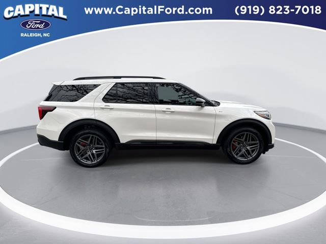 Certified 2025 Ford Explorer ST-Line w/ Premium Package image 7