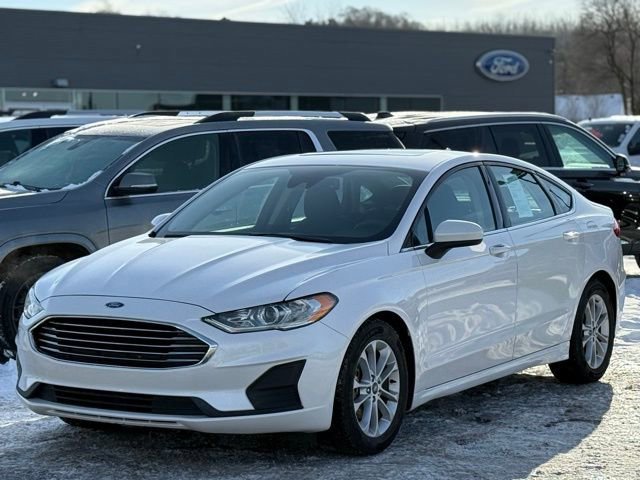 Certified 2020 Ford Fusion SE image 3