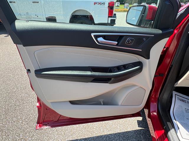 Certified 2022 Ford Edge Titanium AWD/4WD image 9