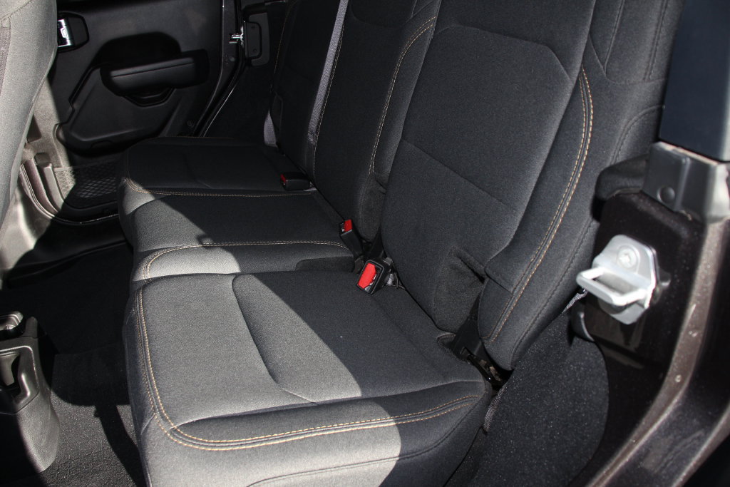 Used 2024 Jeep Wrangler Unlimited Sport AWD/4WD image 20