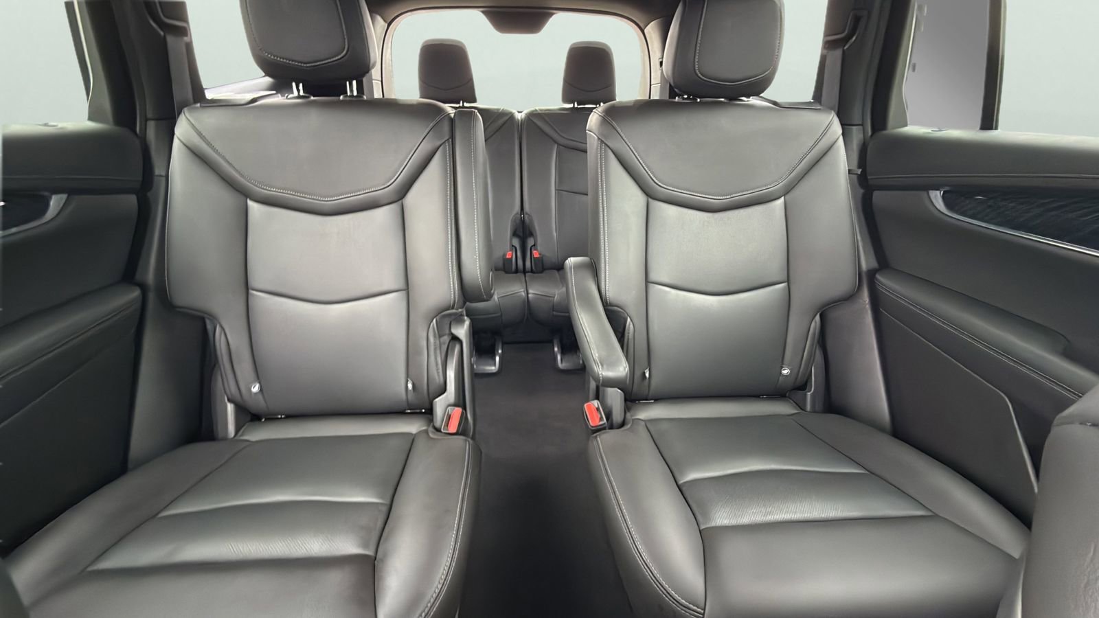 Used 2023 Cadillac XT6 Premium Luxury w/ Technology Package FWD image 25