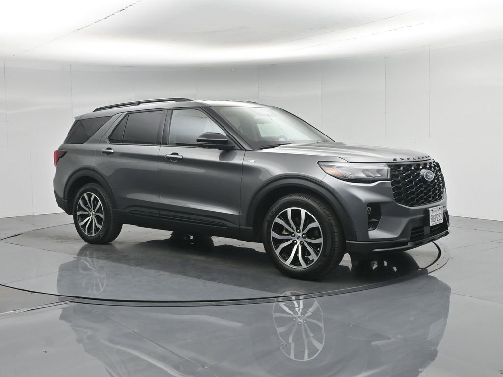 Certified 2025 Ford Explorer ST-Line RWD image 31
