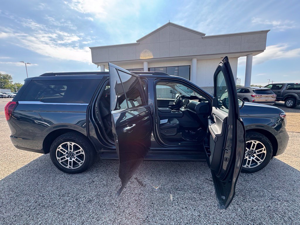 Certified 2025 Ford Expedition Max Active AWD/4WD image 8
