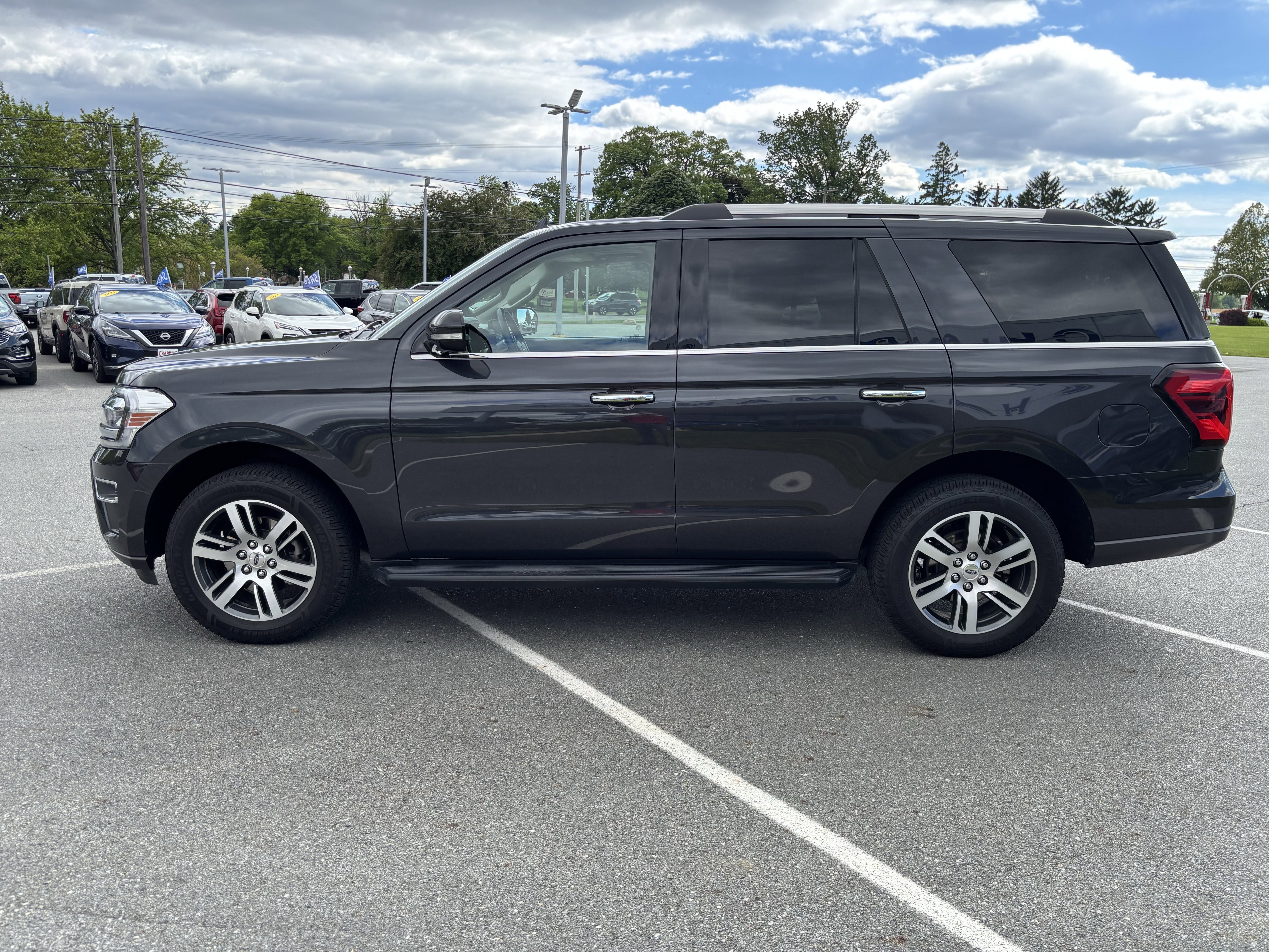 Certified 2024 Ford Expedition Limited AWD/4WD image 4