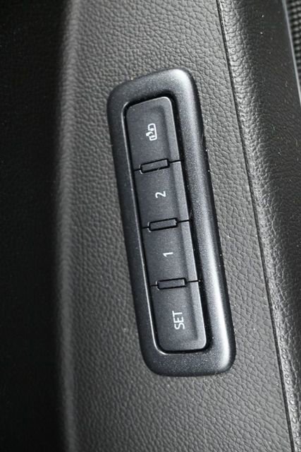 Used 2019 GMC Yukon XL SLT AWD/4WD image 10