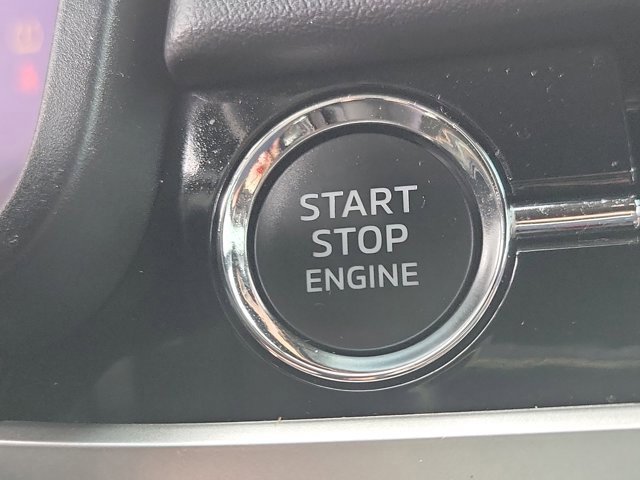 Used 2023 Mitsubishi Outlander SE image 28