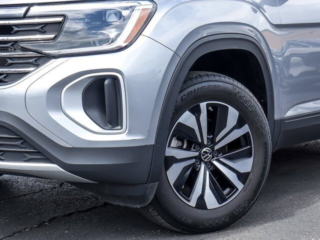 Used 2024 Volkswagen Atlas SE AWD/4WD image 4