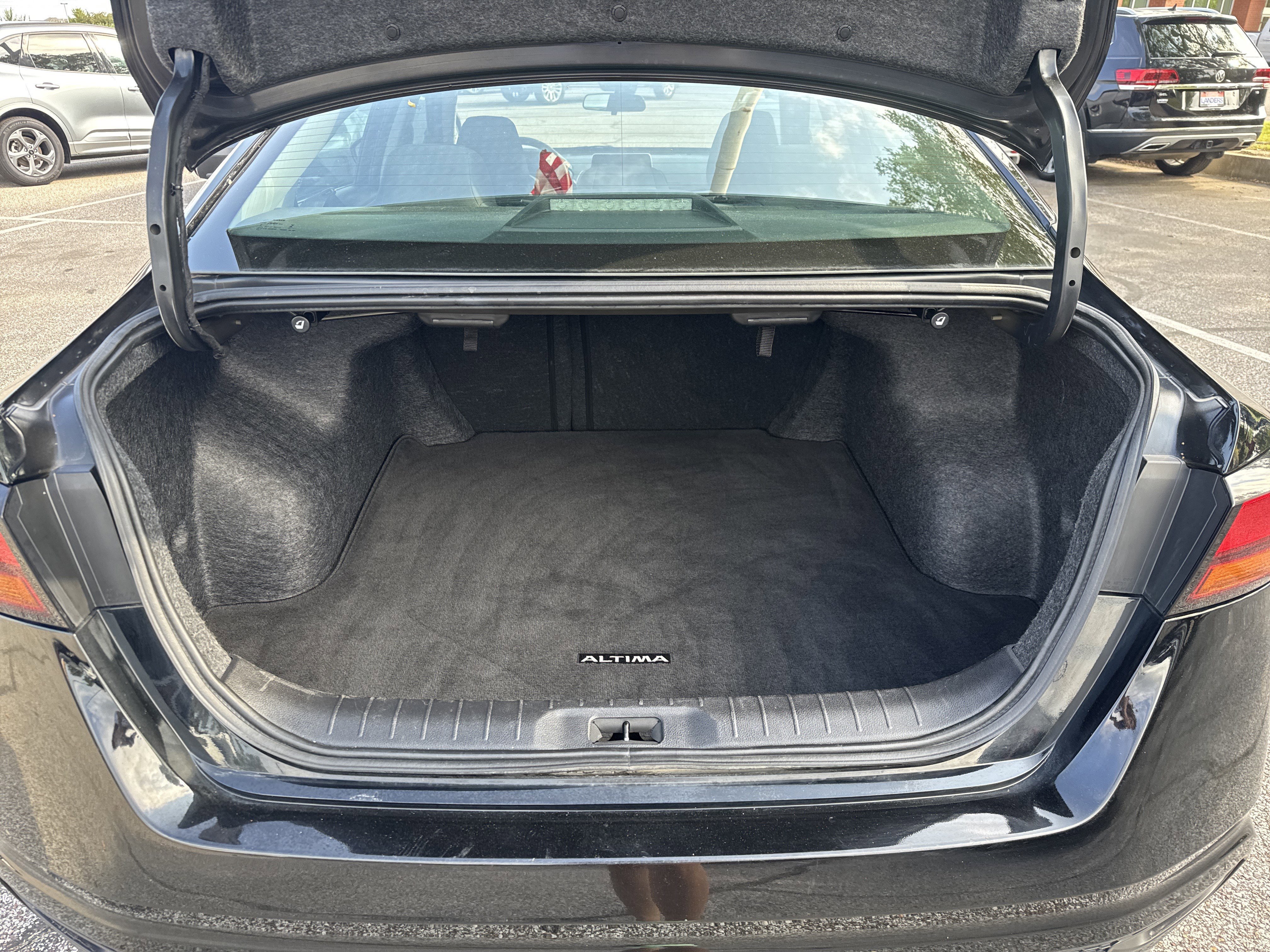 Used 2024 Nissan Altima 2.5 SV image 13