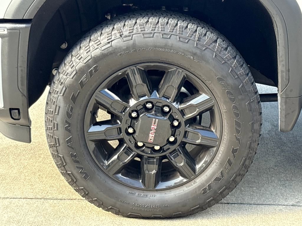 Used 2025 GMC Sierra 2500 AT4 w/ AT4 Premium Plus Package image 11