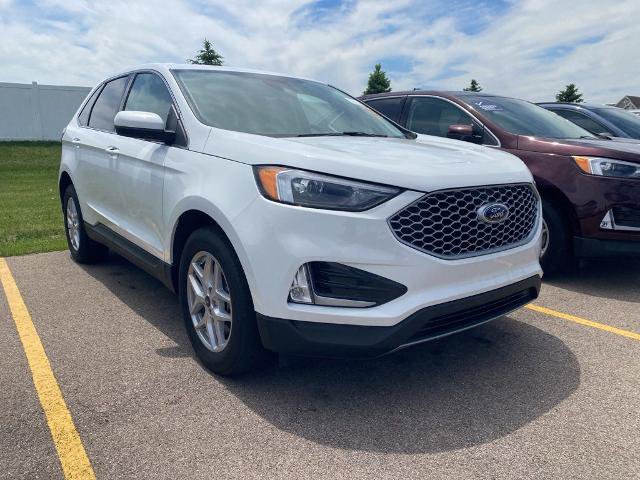 Certified 2024 Ford Edge SEL w/ Convenience Package AWD/4WD image 2