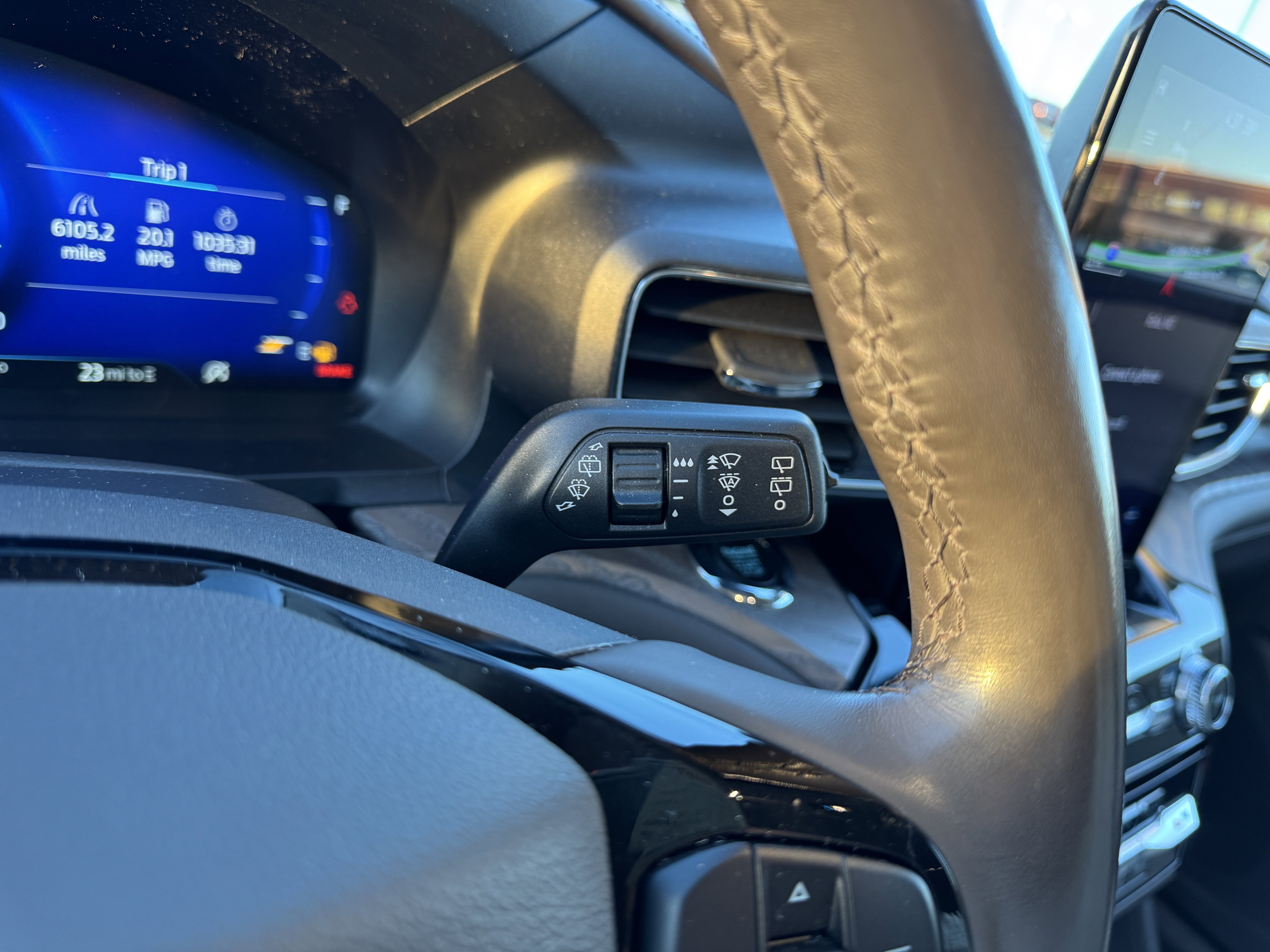 Certified 2022 Ford Explorer Platinum w/ Equipment Group 601A image 17