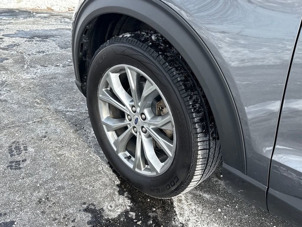 Certified 2022 Ford Explorer XLT w/ Equipment Group 202A image 14