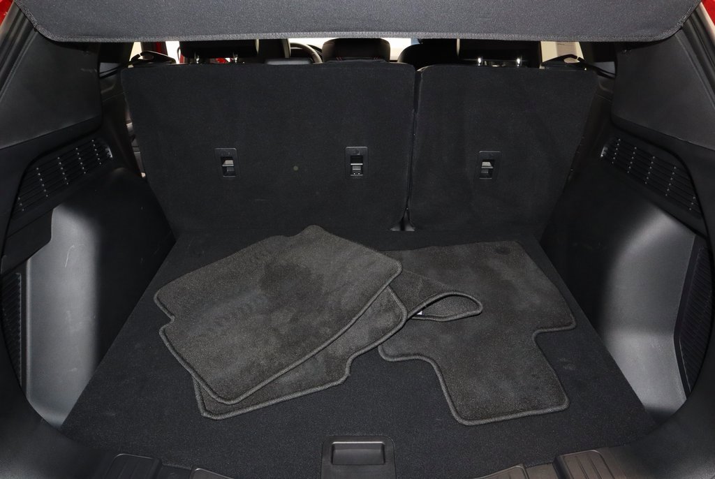 Certified 2025 Ford Escape ST-Line w/ Cold Weather Package image 17