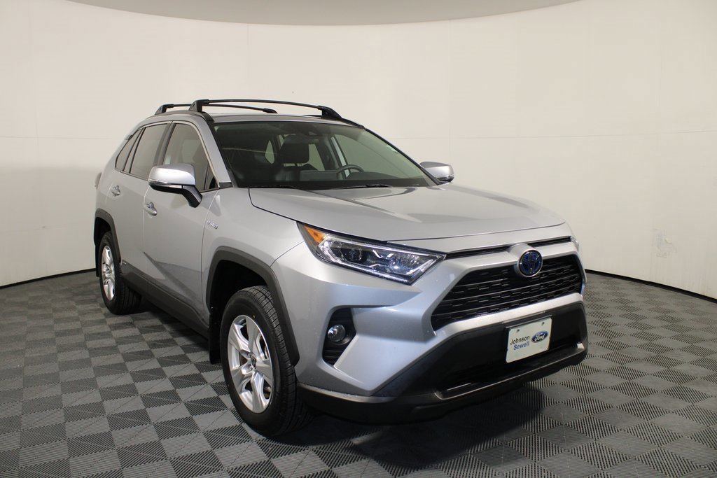 Used 2021 Toyota RAV4 XLE image 5