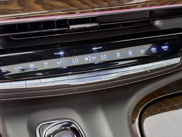 Used 2021 Cadillac Escalade Sport Platinum AWD/4WD image 19