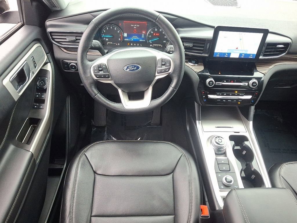 Certified 2024 Ford Explorer Limited image 13