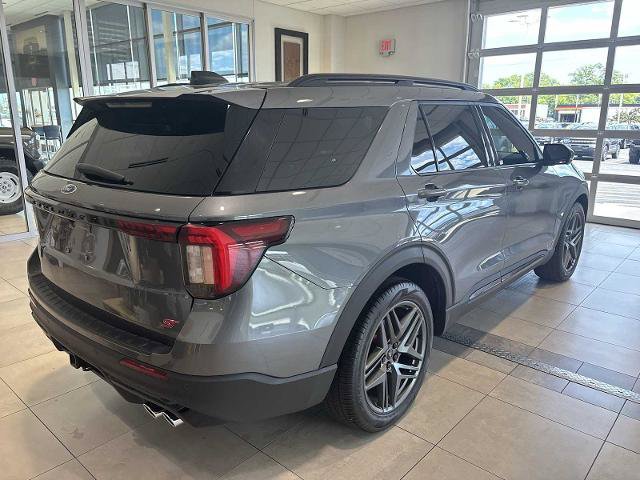 Certified 2025 Ford Explorer ST AWD/4WD image 3