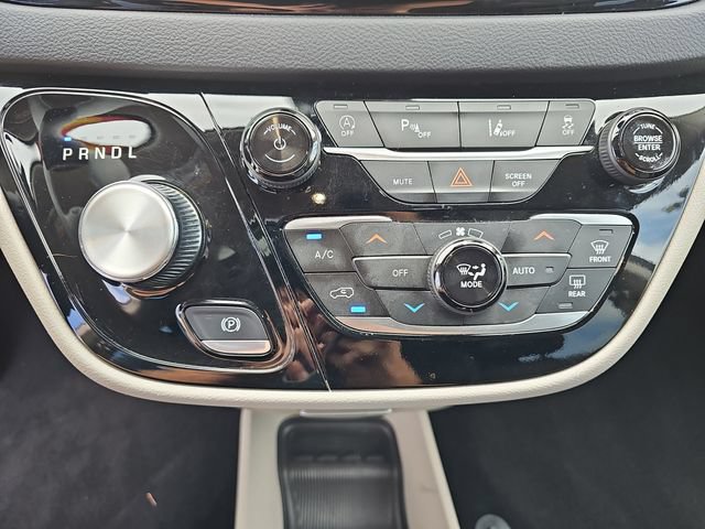 Used 2023 Chrysler Pacifica Touring-L FWD image 29