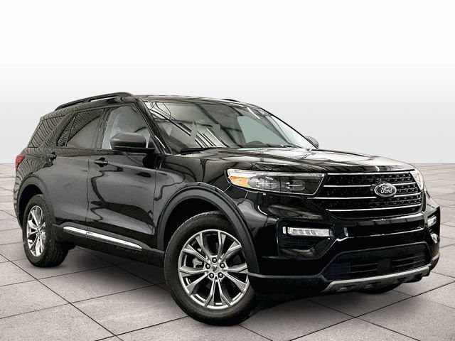 Certified 2022 Ford Explorer XLT w/ Equipment Group 202A AWD/4WD image 2