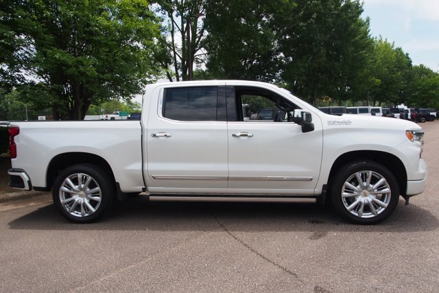 Used 2023 Chevrolet Silverado 1500 High Country w/ High Country Premium Package AWD/4WD image 9