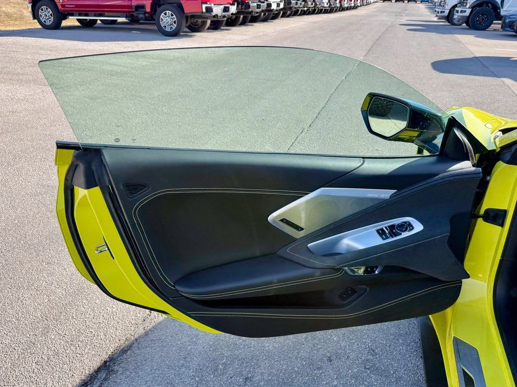 Used 2021 Chevrolet Corvette Stingray Premium Cpe w/ Z51 Performance Package image 11