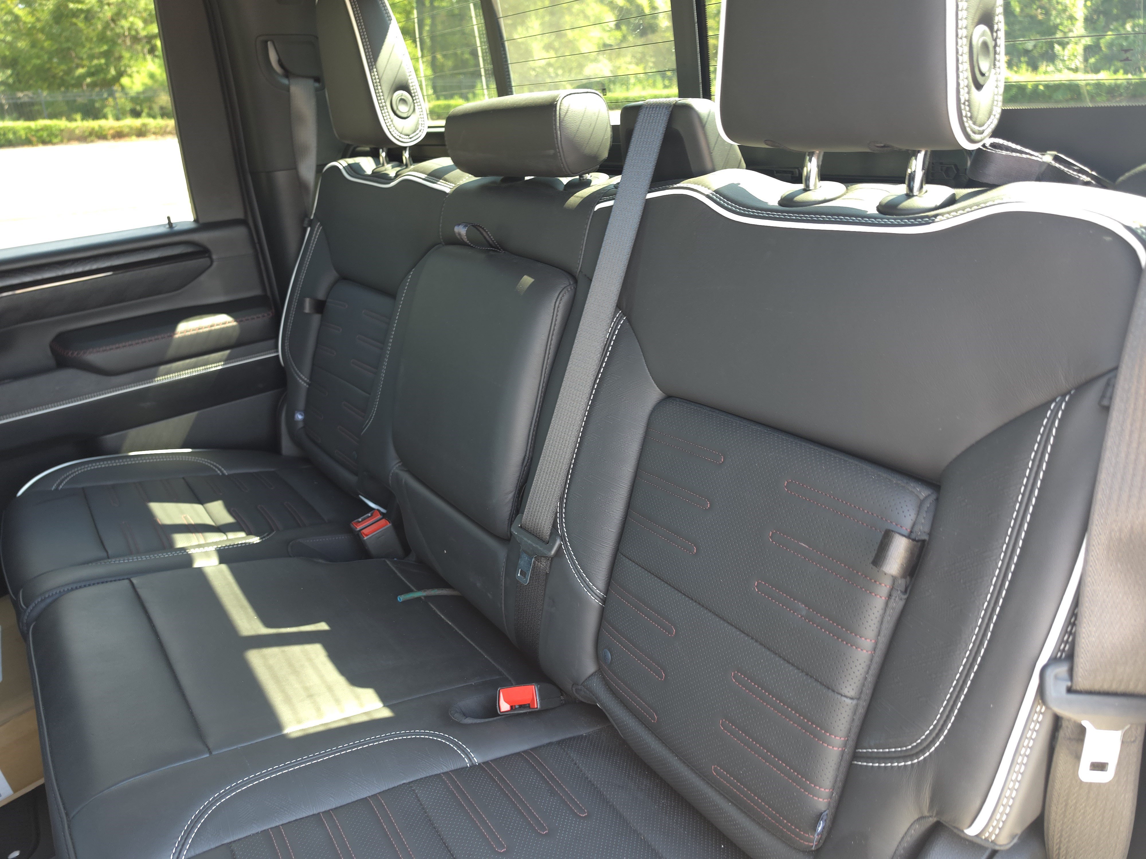 Used 2025 GMC Sierra 2500 AT4X AWD/4WD image 17