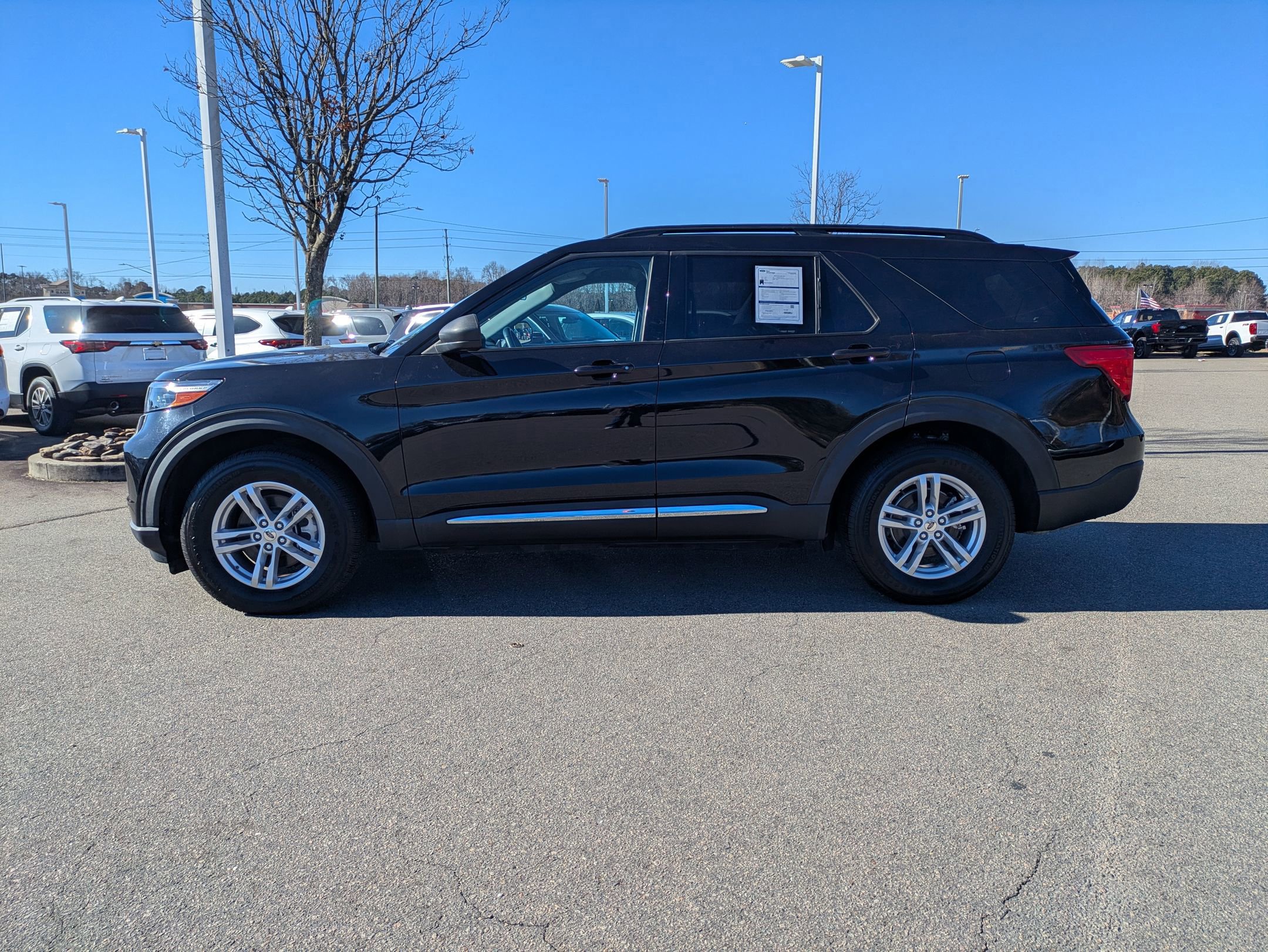 Certified 2020 Ford Explorer XLT w/ Comfort Package image 2