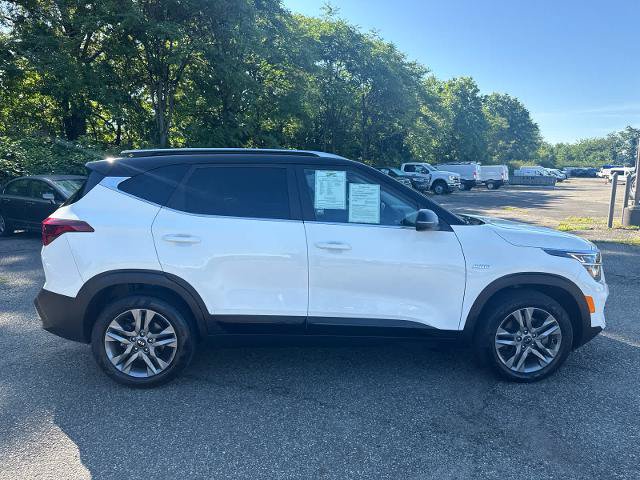 Used 2021 Kia Seltos S AWD/4WD image 3
