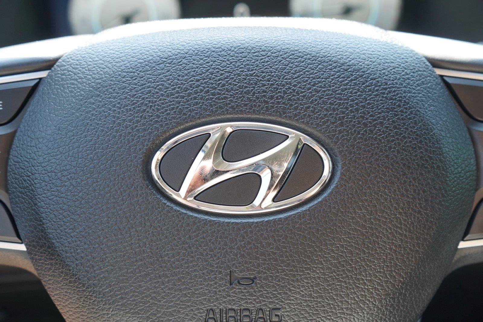 Used 2021 Hyundai Santa Fe Limited FWD image 15