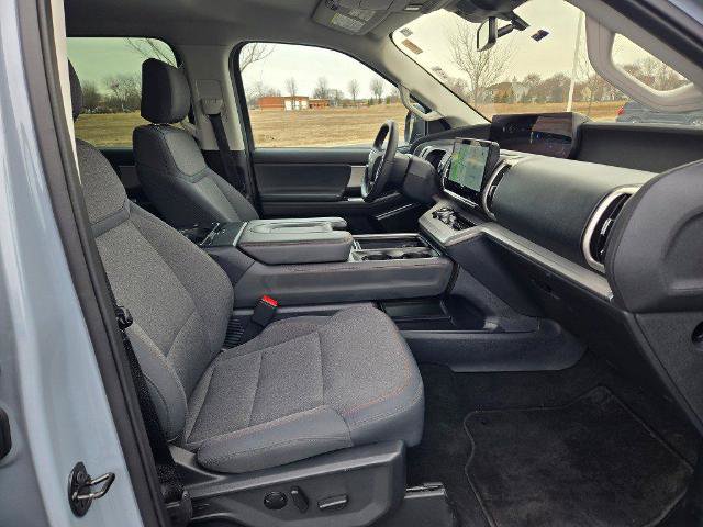 Certified 2025 Ford Expedition Active AWD/4WD image 7