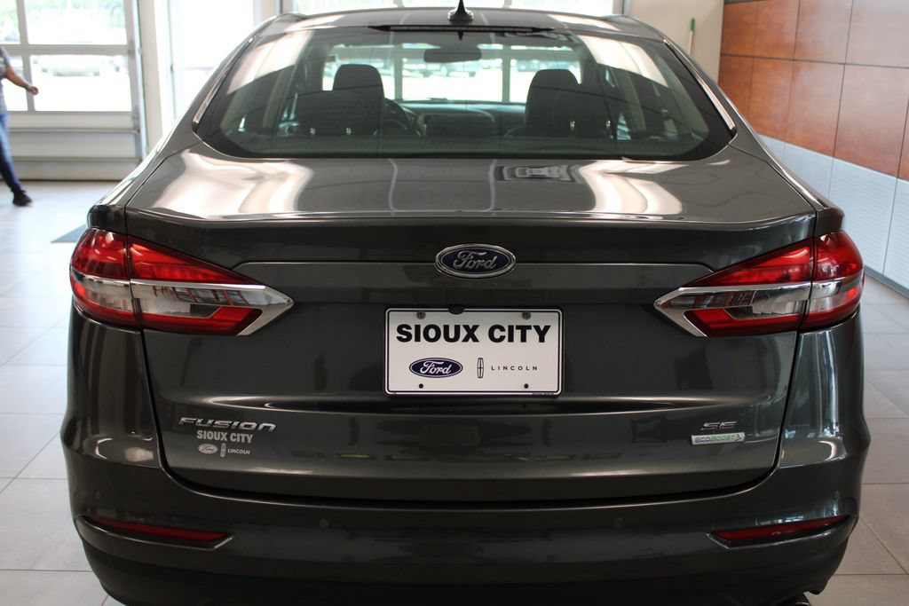 Certified 2020 Ford Fusion SE FWD image 4