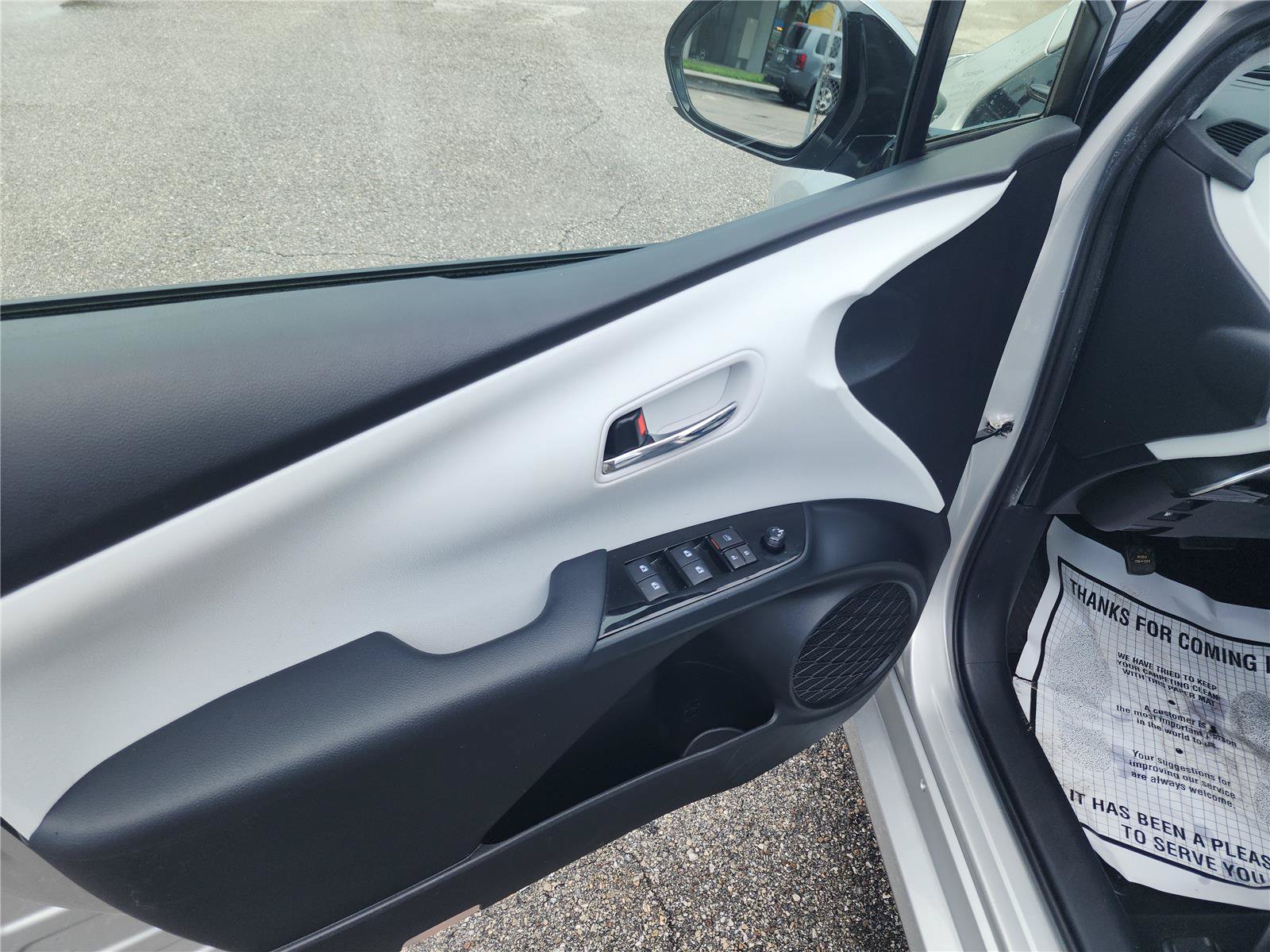 Used 2017 Toyota Prius Prime Advanced FWD image 16