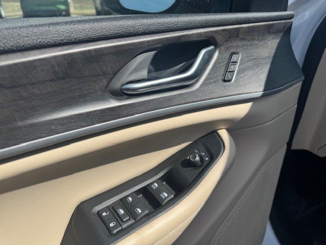 Used 2023 Jeep Grand Cherokee Limited w/ Luxury Tech Group II image 12