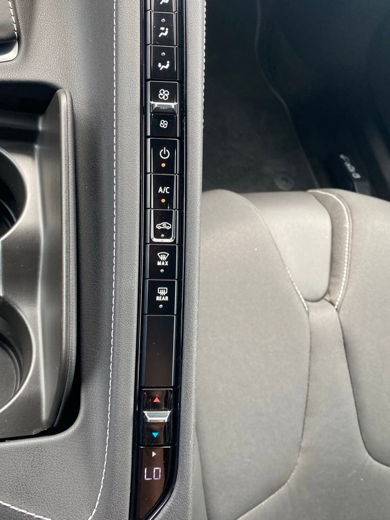 Used 2024 Chevrolet Corvette Stingray Coupe w/ Z51 Performance Package image 24