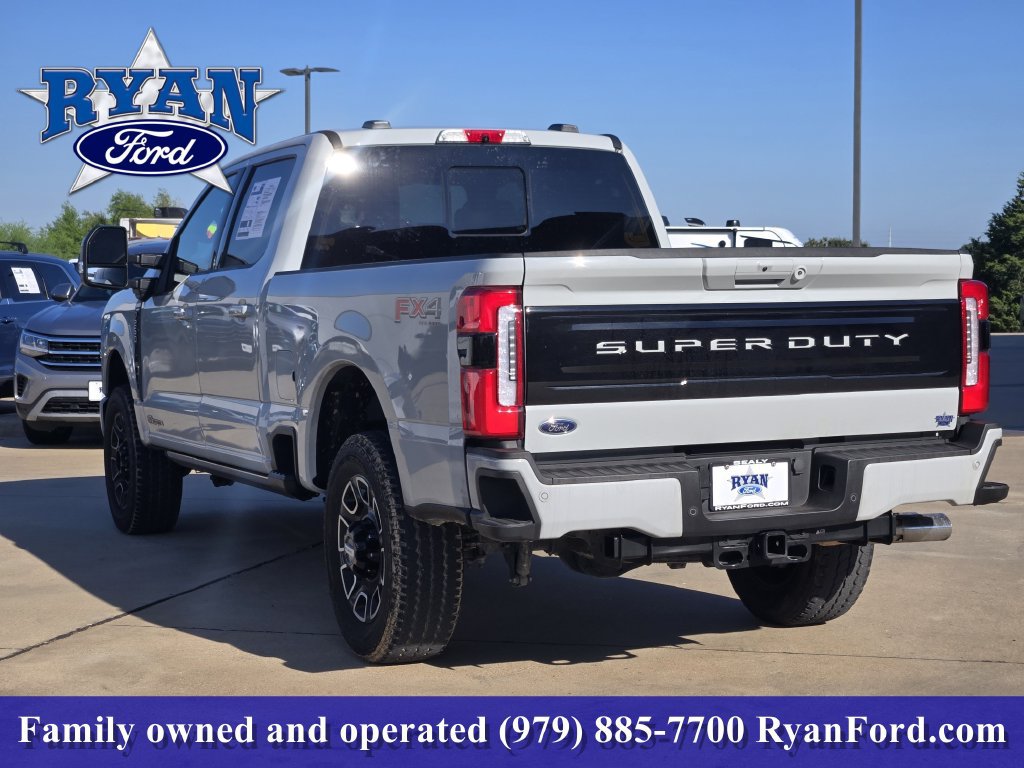 Certified 2025 Ford F250 Platinum w/ FX4 Off-Road Package AWD/4WD image 4