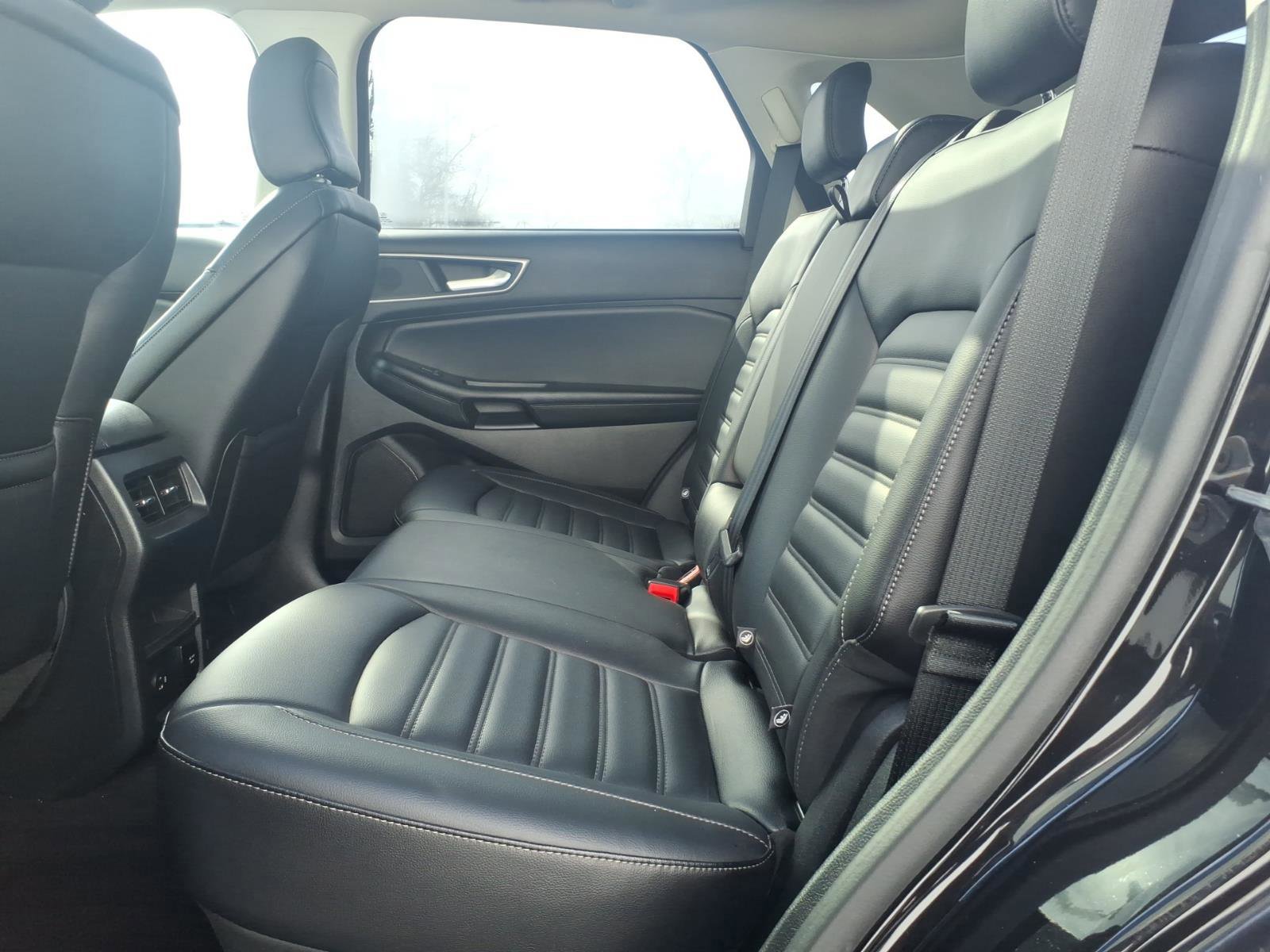 Certified 2022 Ford Edge SEL w/ Convenience Package image 9