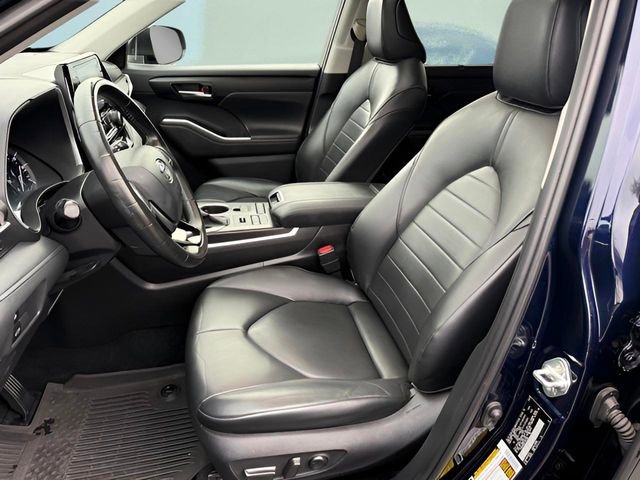 Used 2020 Toyota Highlander XLE image 20