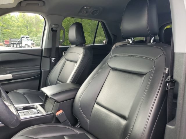 Certified 2023 Ford Explorer XLT w/ Equipment Group 202A AWD/4WD image 14