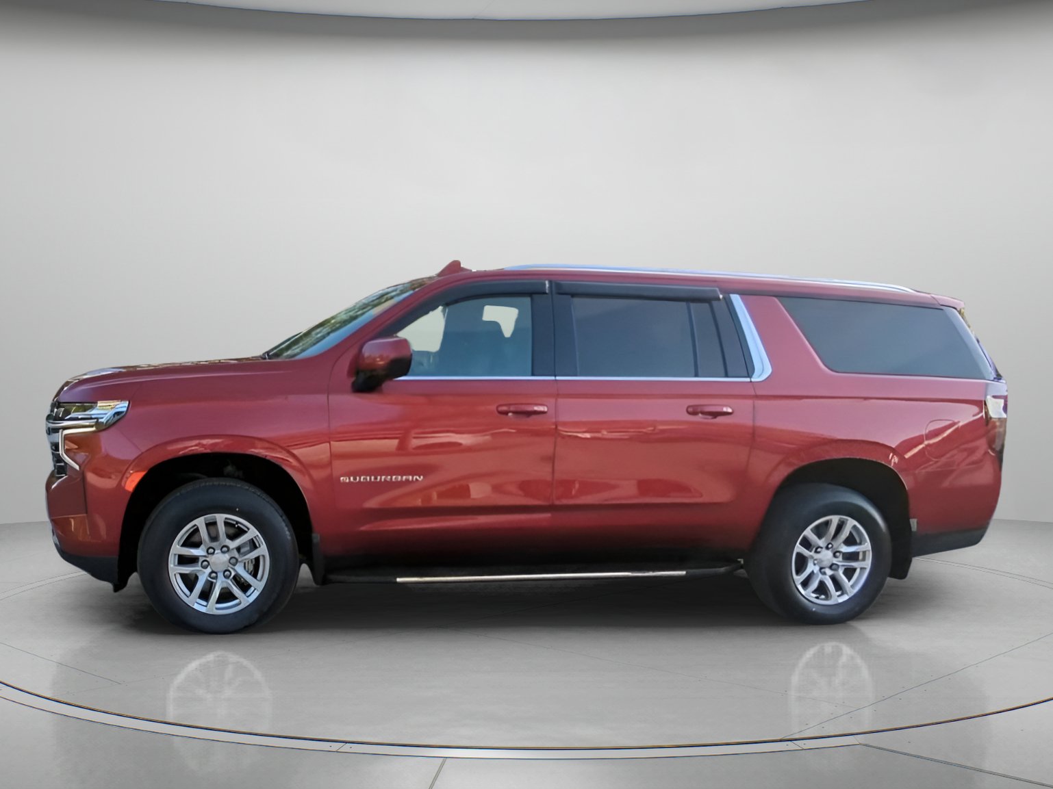Used 2021 Chevrolet Suburban LT RWD image 15
