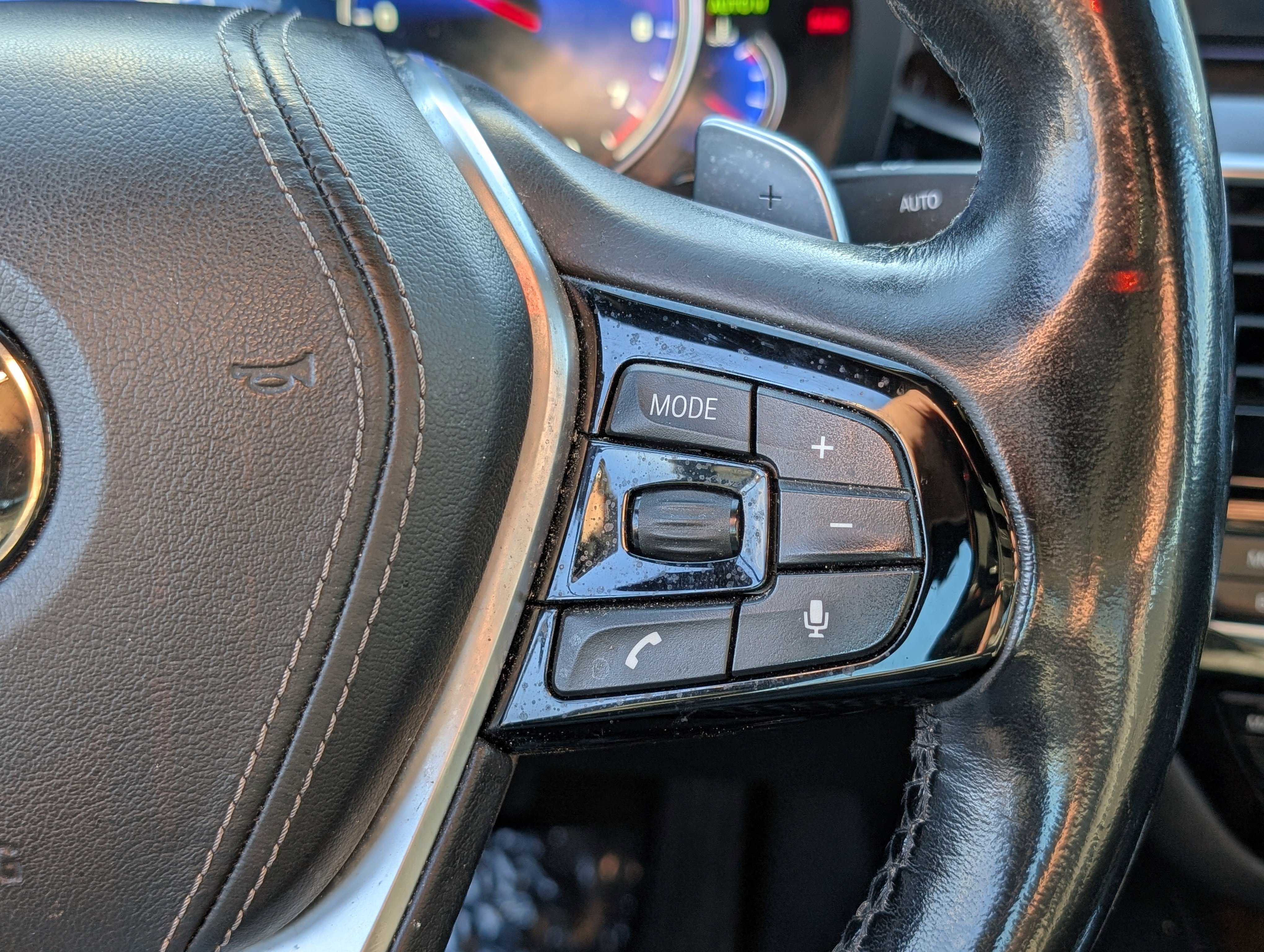 Used 2018 BMW 540i xDrive image 25