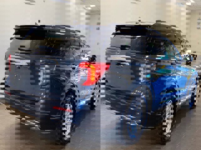 Certified 2022 Ford Explorer XLT w/ Equipment Group 202A image 4