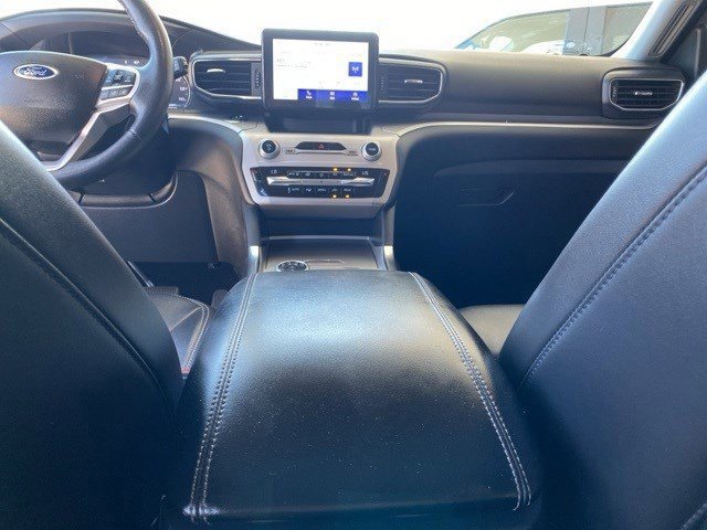 Certified 2021 Ford Explorer XLT w/ Equipment Group 202A image 29